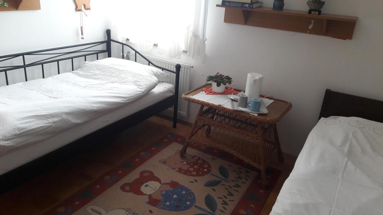 B&B Cerne Polhov Gradec Buitenkant foto