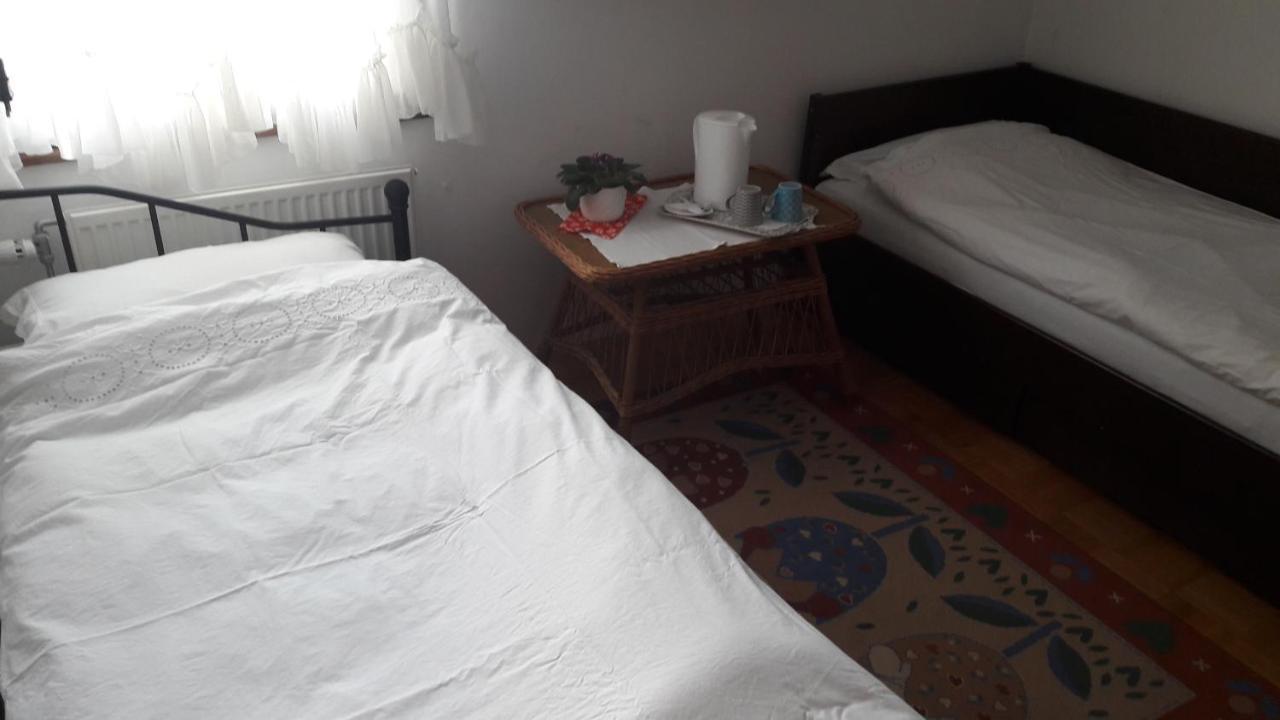 B&B Cerne Polhov Gradec Buitenkant foto