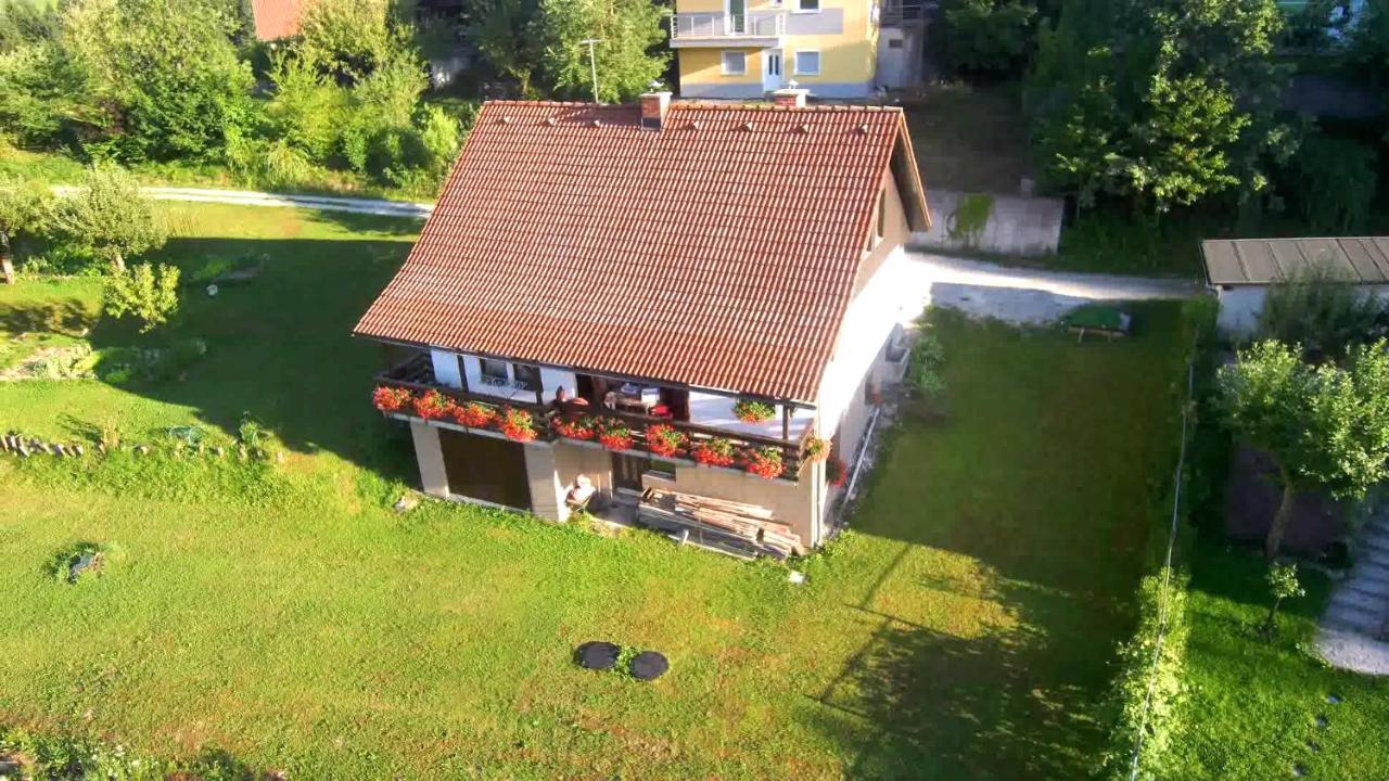 B&B Cerne Polhov Gradec Buitenkant foto